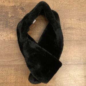 Christian Siriano Black Plush Vegan Faux Fur Mob Wife Pull Thru Scarf Collar